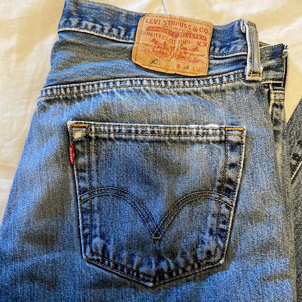 Distressed 501 Levi’s